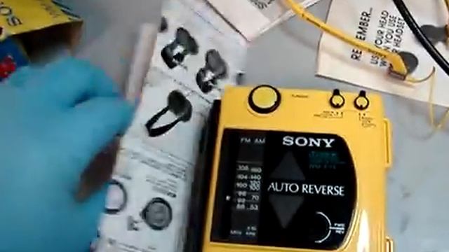 SONY WM-F73 SPORTS WALKMAN REVIEW RARE CASSETTE TAPE PORTABLE PLAYER RARE HEADPHONES BROCHURE смотреть онлайн