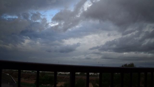 Небо во время грозы/Torrevieja/Испания смотреть онлайн
