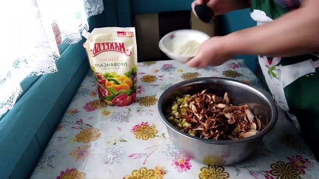 Салатик, его всегда мало! Сытный+вкусный+несложный.