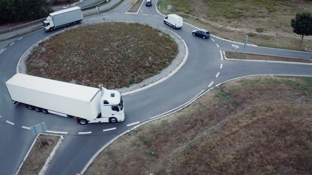 The new Actros F: Nothing less than an Actros. | Mercedes-Benz Trucks смотреть онлайн