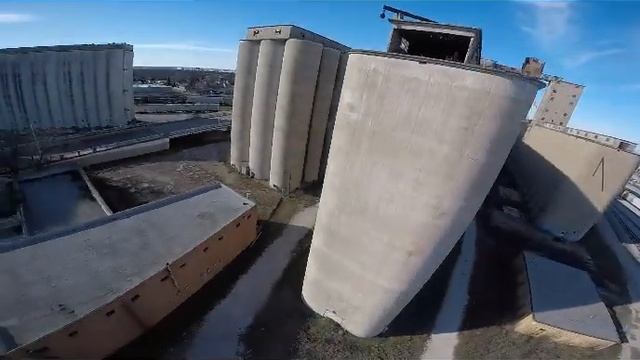 FPV Drone Flight Forth Worth Grain Silos смотреть онлайн