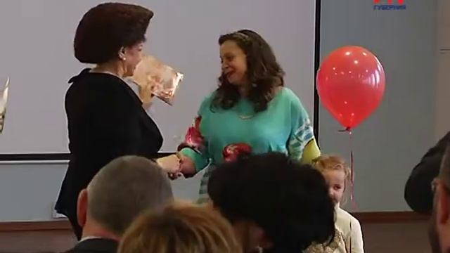 Валентина Петренко посетила ПЦ ВОКБ №1 смотреть онлайн