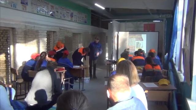 «Оштукатуривание стен под правило»