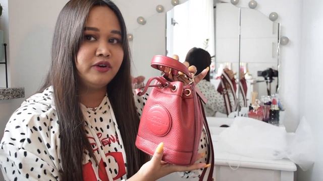 COACH Limited Edition Dempsey Bucket Bag 15 - Ingolstadt Village Outlet l UNBOXING & REVIEW смотреть онлайн