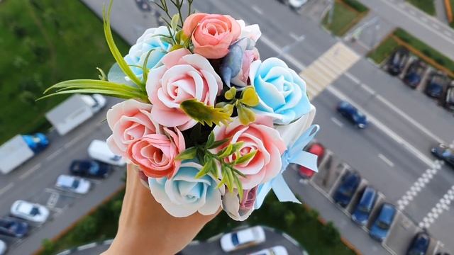 Розы из мыла в корзинке