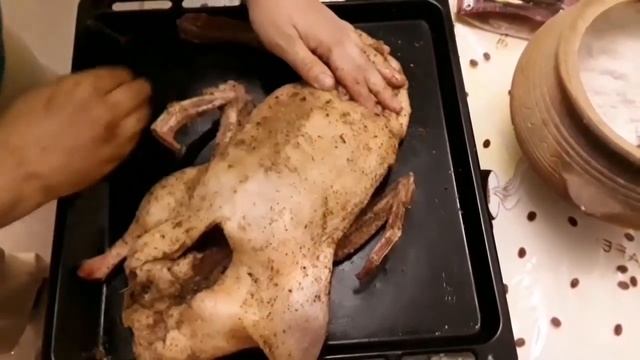 УТКА С ЯБЛОКАМИ И ЧЕРНОСЛИВОМ смотреть онлайн
