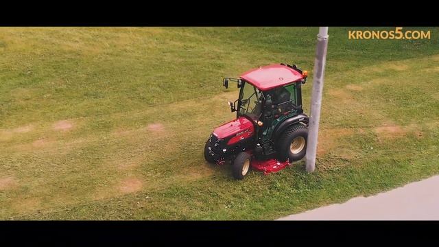 Трактор Solis-GOLD 26C с косилкой Solis в работе