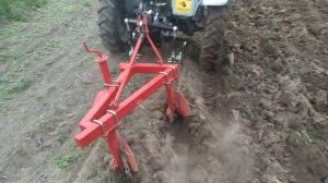 Пашем плугом 1l-220 на минитракторе скаут т-25