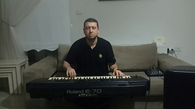 SEVEMEDİM KARAGÖZLÜM - ROLAND E-70 & YAMAHA DBR 15 - CANLI PERFORMANS смотреть онлайн