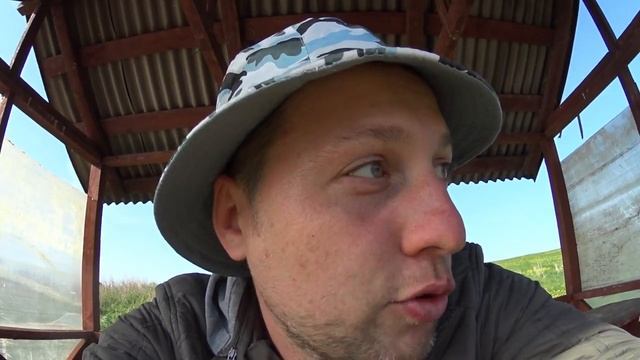 Рыбалка в д. Савельево "Клёвое место". Жара. Крупный карась. Карп. Доширак с котлеткой. Май 2021г. смотреть онлайн