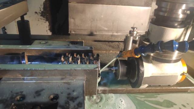 резьбофрезерование угловой головкой с коррекцией смотреть онлайн