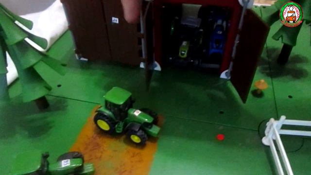 SIKU FARM: Low Loader with John Deere tractors(siku 1837) смотреть онлайн
