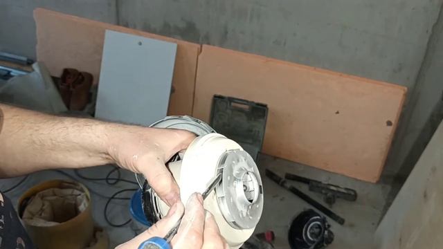 Как с мотора пылесоса снять защиту лопасти керхер D 3.500 . смотреть онлайн