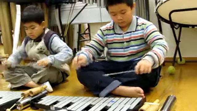 1000401胖胖馬打擊樂3-鐵琴練習曲2 смотреть онлайн