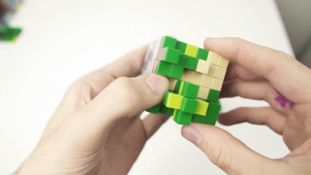 САМЫЙ ПЕРВЫЙ LEGO МАЙНКРАФТ НАБОР! Обзор на Minecraft Micro World 21102 смотреть онлайн