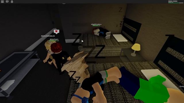 ПОБЕГ ОТ МОНСТРА В ОТЕЛЕ в Roblox смотреть онлайн