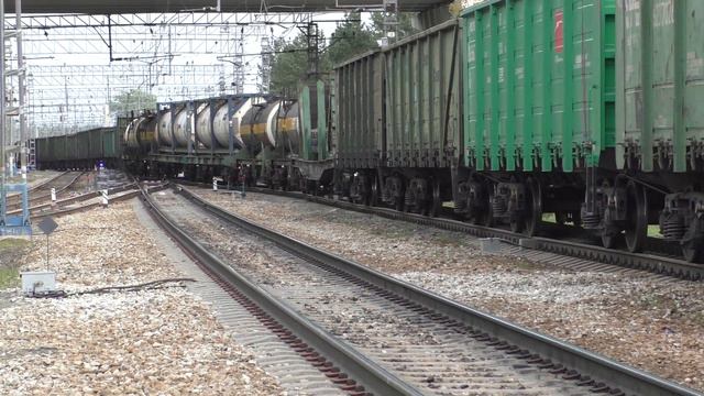 Вл11м-420А с грузовым поездом станция Шувакиш Свердловская ЖД РЖД смотреть онлайн