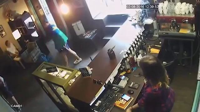 Быдло ВДВ громят кафе смотреть онлайн