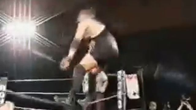 Colt Cabana Wrestling Music Video The Middle смотреть онлайн