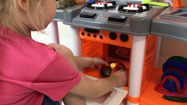 КЛИНИКА ДОКТОР ПЛЮШЕВА / Набор Ветеринара / Готовим Еду / Пингвин Щенок / Doc McStuffins смотреть онлайн