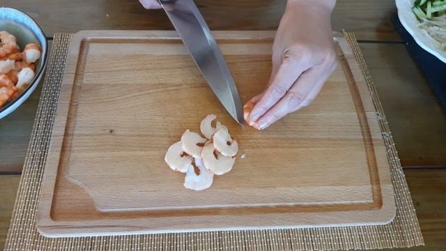 Rouleaux de printemps aux crevettes, Délicieux et facile à faire ! смотреть онлайн