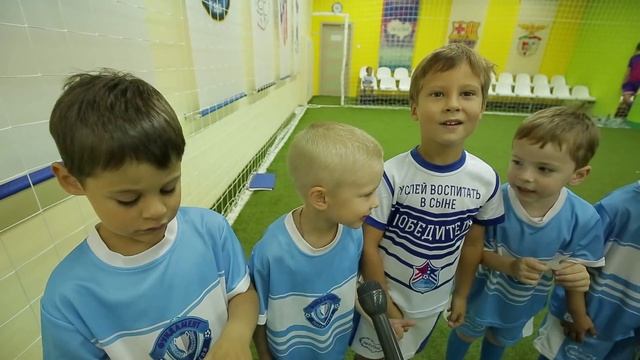 Тренировка по футболу в Футибол. Детский футбол. Дети. Футбол. смотреть онлайн