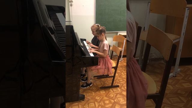 Дуэт: Хохова Аня, 9 лет, Буянова Арина, 8 лет - М. Дворжак "Джазовый этюд" смотреть онлайн