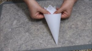 Как сделать КОРНЕТ( кондитерский мешок для крема)  из бумаги за 1 минуту.