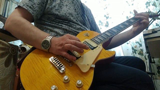 Yellow Raven-Scorpions 1976/Gibson Replica Cover