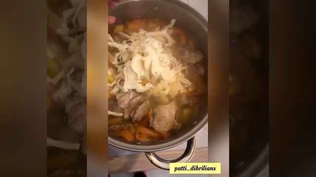 ПРОСТОЙ РЕЦЕПТ БОРЩА! КАК ПРИГОТОВИТЬ БОРЩ, ЧТОБЫ ОН ПОЛУЧИЛСЯ КРАСНЫЙ смотреть онлайн
