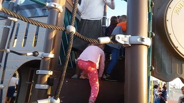 Outdoor Playground for Kids Extreem and Funny Compilation 2017 ДЕТСКАЯ ПЛОЩАДКА КАНАТЫ ЭКСТРИМ смотреть онлайн