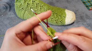 Нежный легкий ажурный узор для носочков