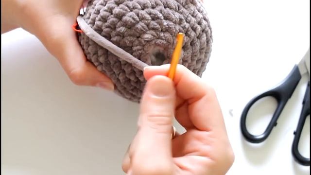 Мастер-класс плюшевый кот Басик вязаный крючком. (видео МК, описание). Часть 1 - маленькая голова. смотреть онлайн