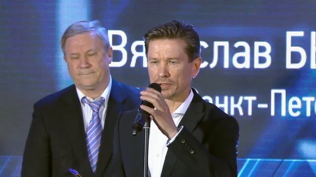 Вячеслав Быков получил Приз имени Виктора Тихонова! / Slava Bykov grabs Viktor Tikhonov award смотреть онлайн