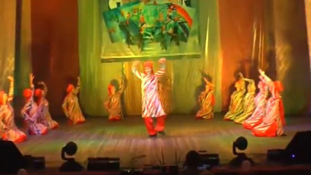 93 Учащиеся старших классов МОУ ДОД ДШИ №1 г Маркса г Маркс Узбекский танец смотреть онлайн