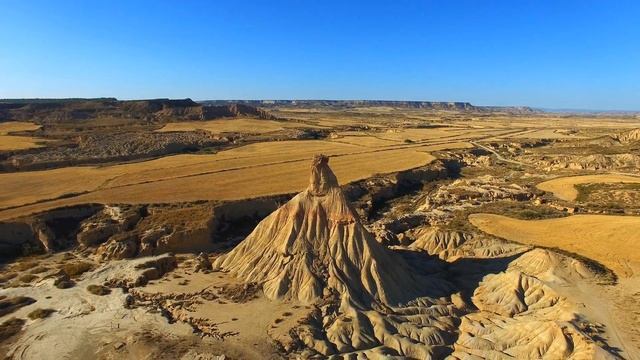 Aerial view of Bardenas Reales de Navarra, Spain (4k UHD) смотреть онлайн