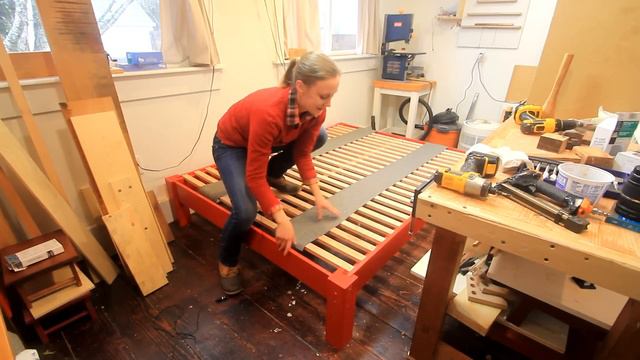 How To Make a Queen Sized Bed for Under $30 смотреть онлайн