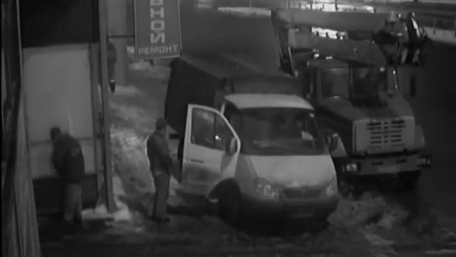 Сотрудники «Реклама-Центр» мочатся на стены 28 де смотреть онлайн