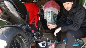 Ducati Diavel: замена масла по инструкции. Записки Картавого