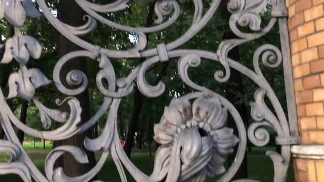 Ограда парка у спаса на крови. Бомбическая ковка!!! смотреть онлайн