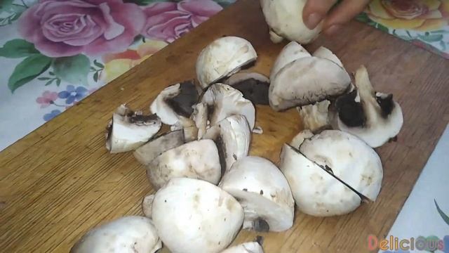 Свинина, тушеная с шампиньонами и болгарским перцем на сковороде. Мясо получается мягким и вкусным смотреть онлайн