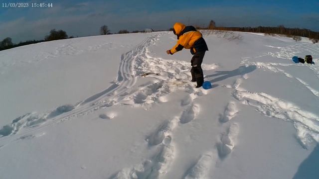 Последний лёд на речке! Рыбалка 11-12.03.2023г. смотреть онлайн