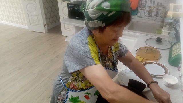 Голубцы по - немецки,,,,, Угощаю,, 😊канал, Жизнь прекрасна! смотреть онлайн