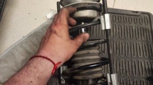 Замена передних амортизаторов и опорных подшипников. BMW E8X