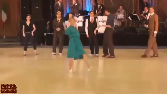 ТАНЦУЕМ ВСЕ ! смотреть онлайн