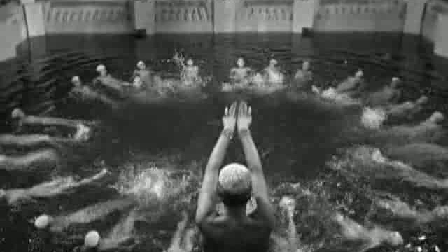 By a waterfall - Footlight parade смотреть онлайн