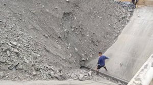 Строительство, разгрузка песка