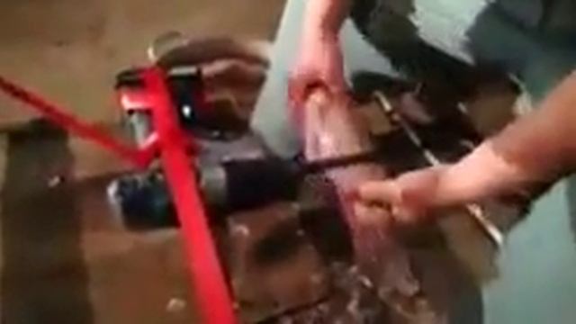 Чистим карася смотреть онлайн