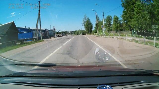 Дорога Шимск - Сольцы - Выбити - ... (30.05.2015 г.) смотреть онлайн