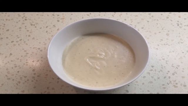 Крок-мадам и крок-месье-хрустящие французские бутерброды на завтрак. смотреть онлайн